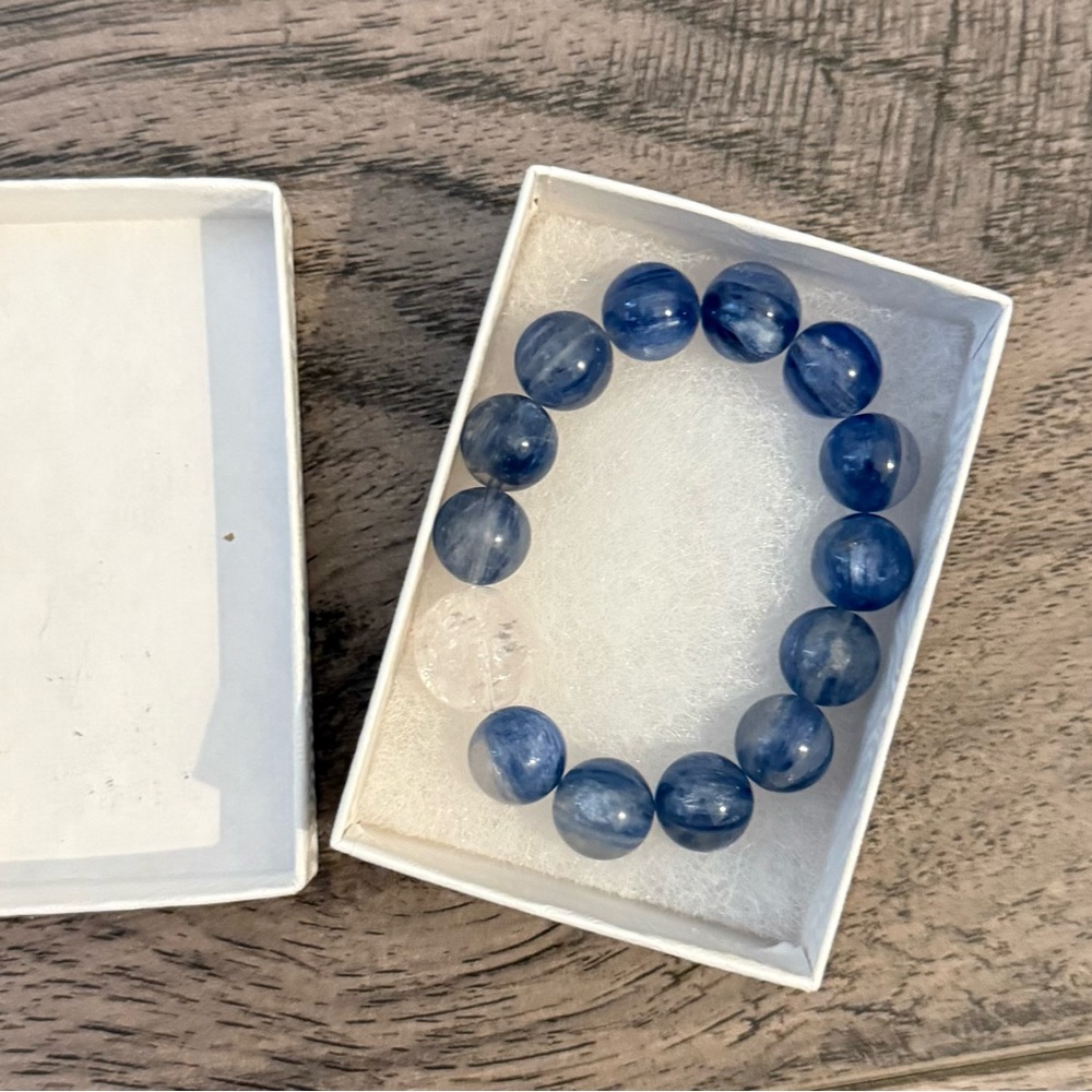 Elegant Blue Crystal Beaded Bracelet
